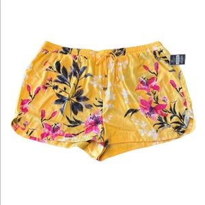 New! Floral shorts